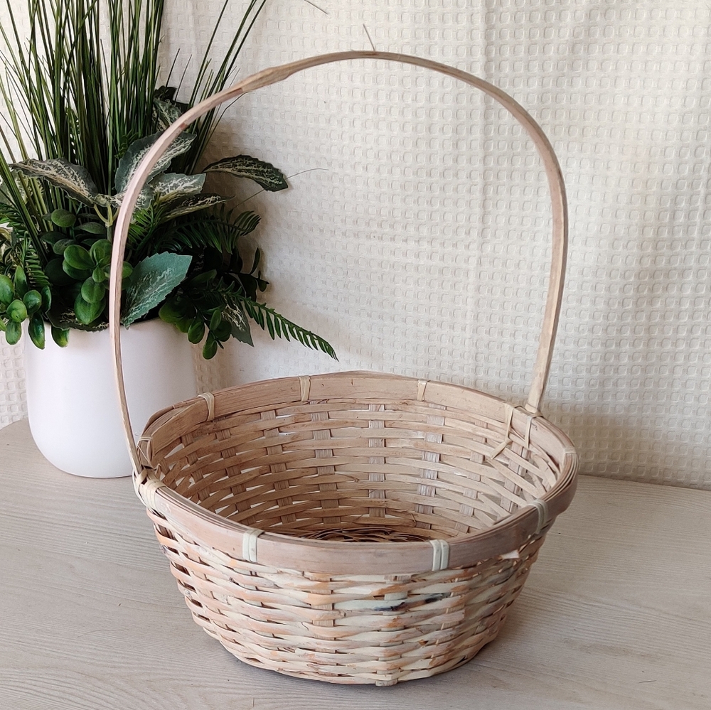 Natural Wicker Woven Easter Basket with Handle